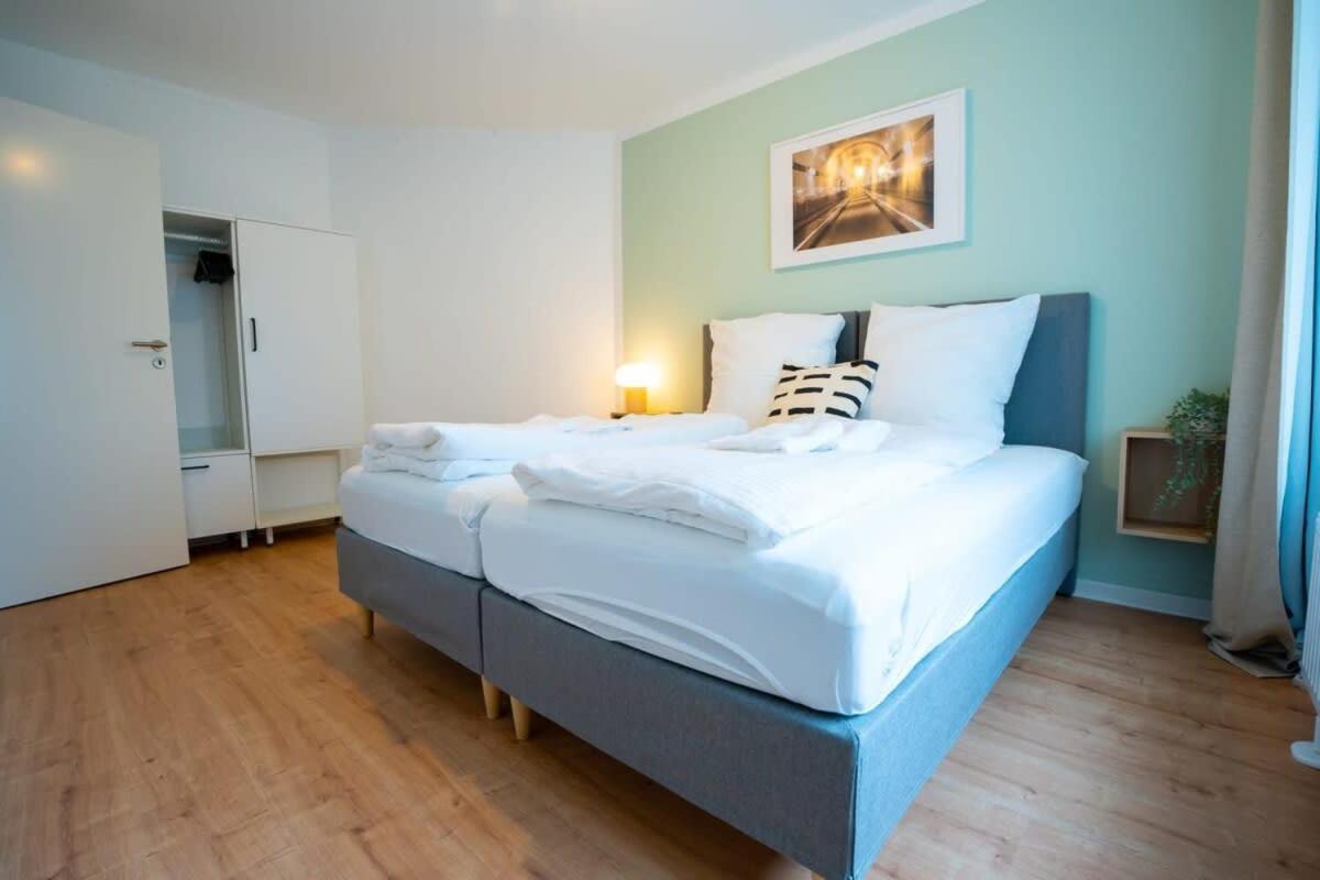 Hamburg City Apartment For 7 Buitenkant foto